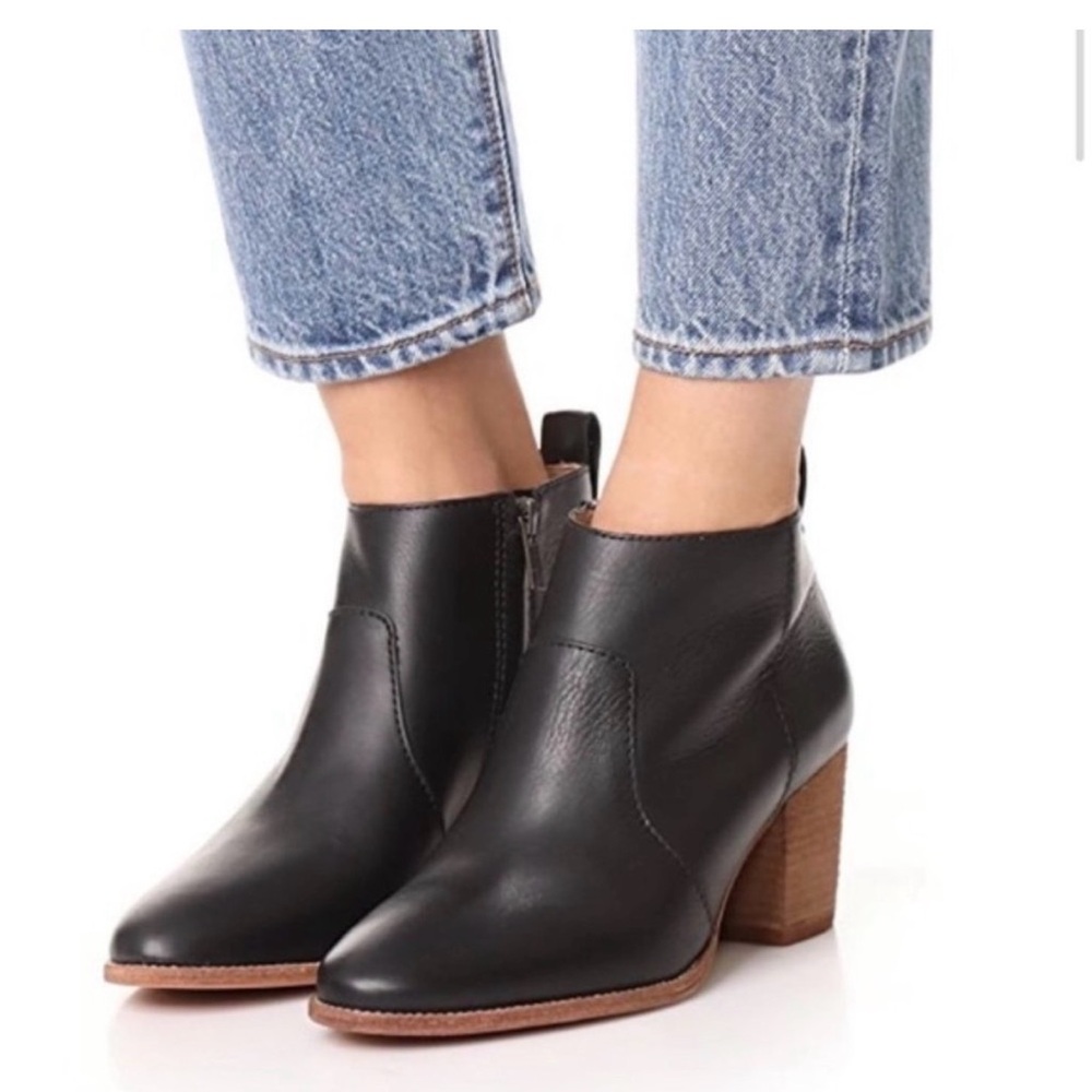 Madewell Brenner Leather Ankle Boots in True Black